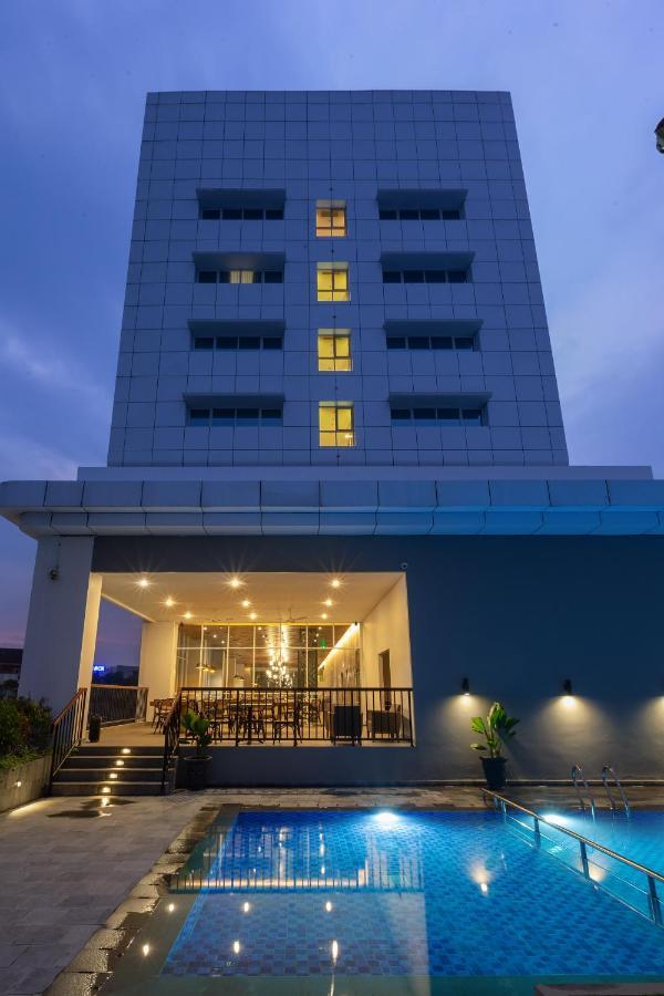 Hotel Santika Pasir Koja Bandung Bagian luar foto